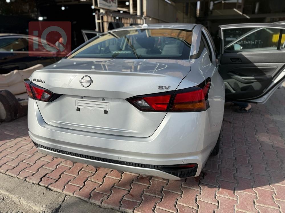 نيسان ألتيما